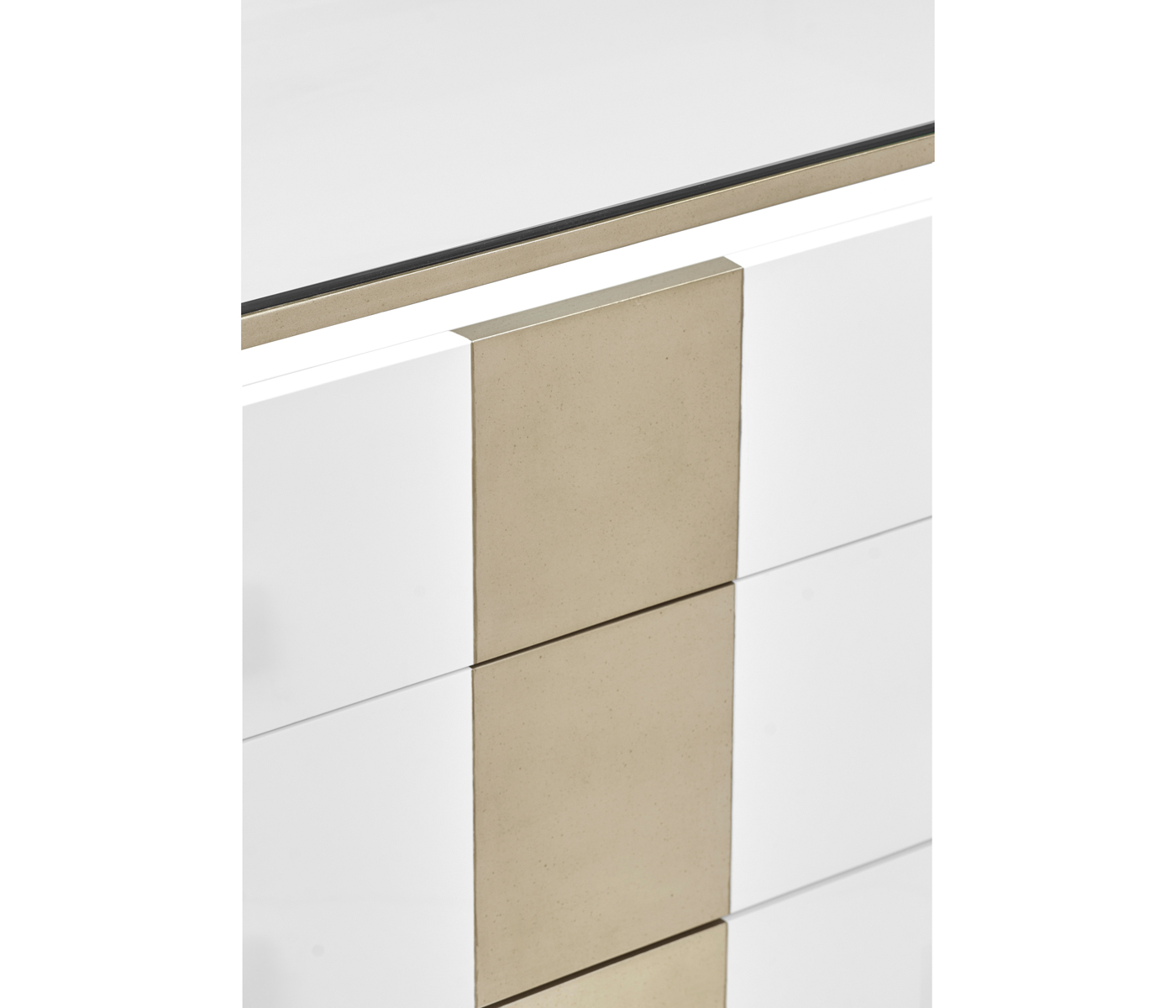 Silver Iron Chest of Drawers in Biancaneve