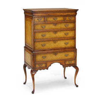 Chest of drawers on cabriole legs