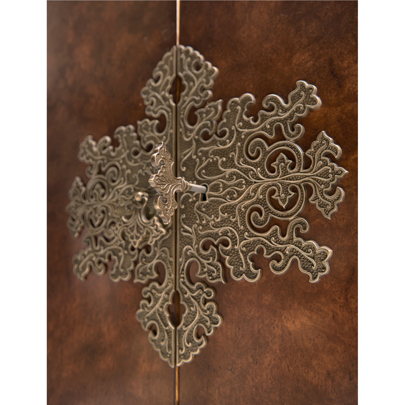 Queen Anne Walnut & Satinwood Drinks Cabinet