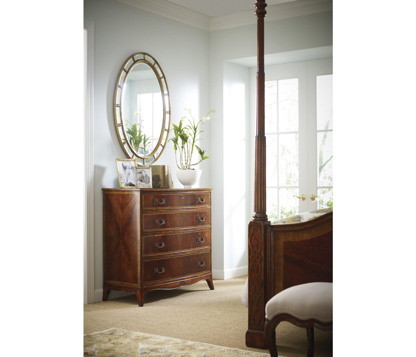 Oval antique gold mirror (Églomisé)