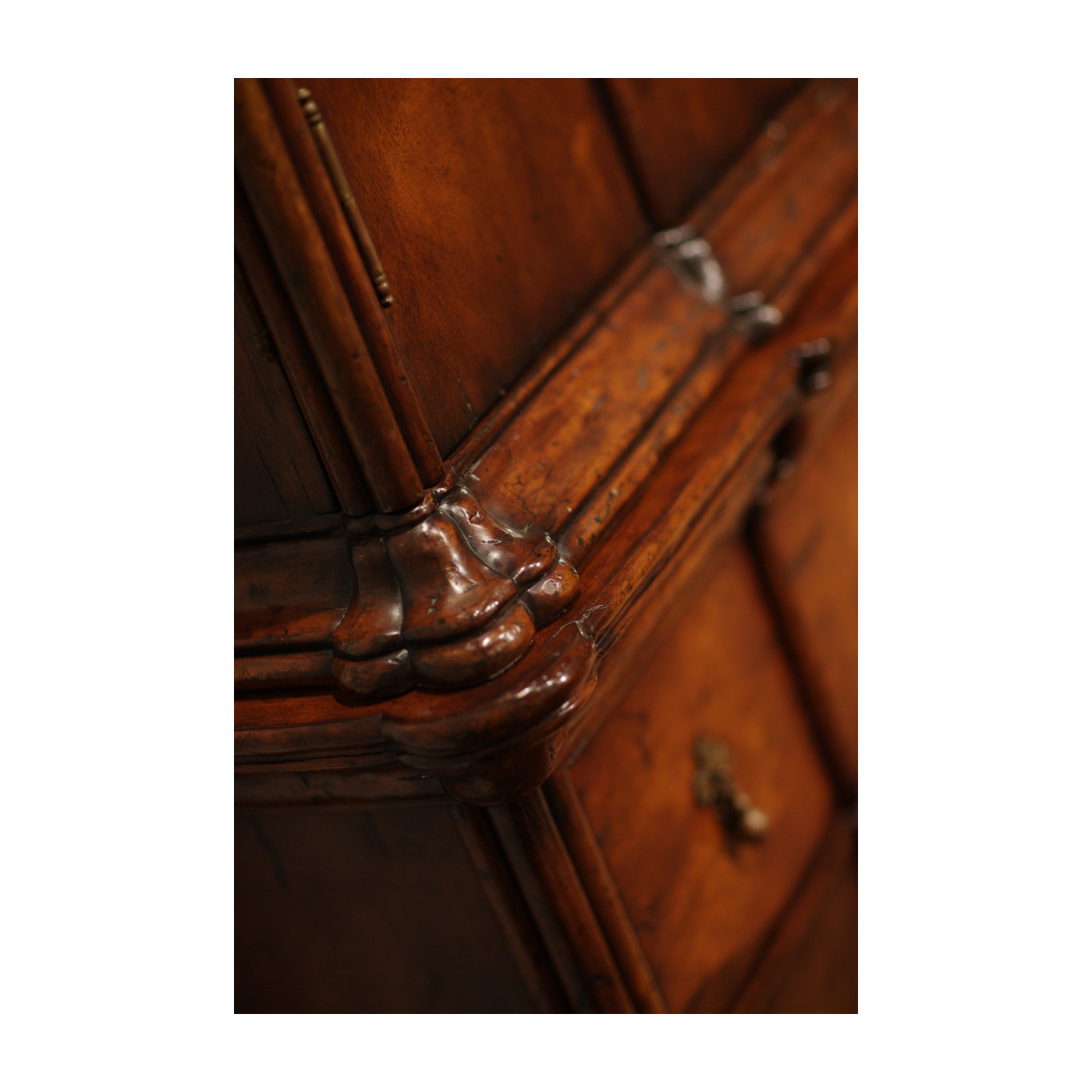 Dutch style TV cabinet with drawer base