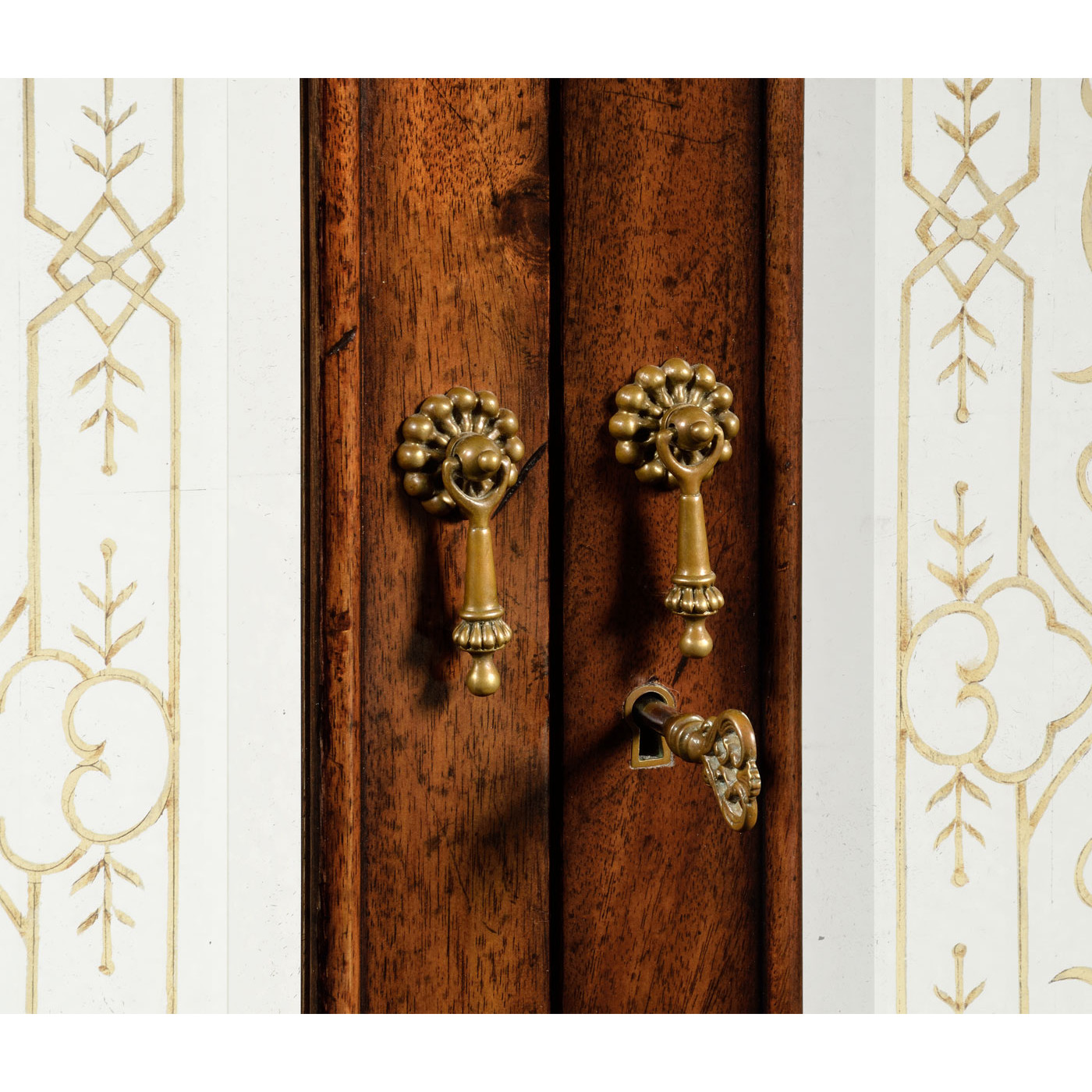 Églomisé sideboard base