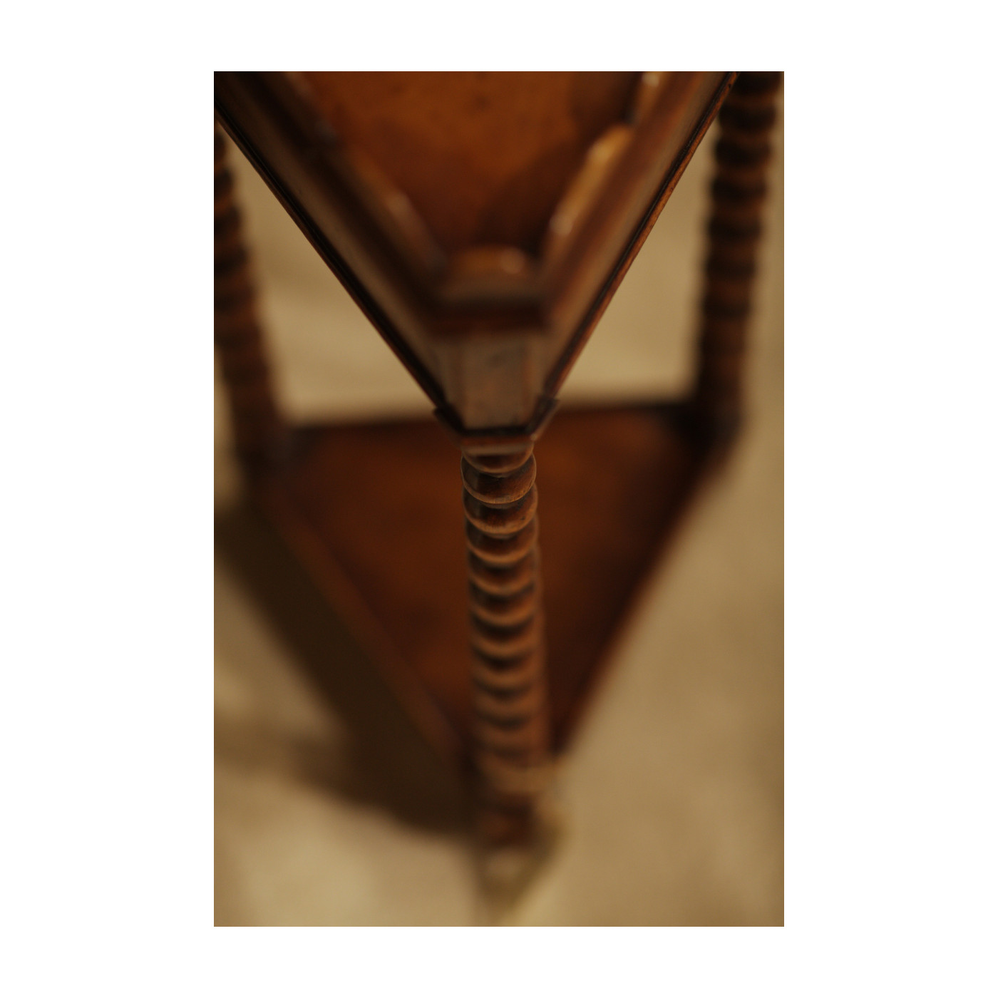 Queen anne triangular lamp table