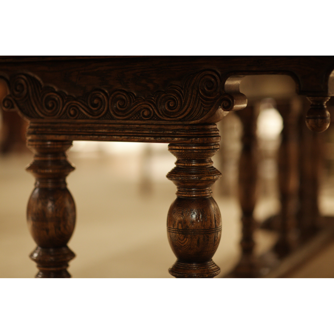 Elizabethan Style Dark Oak Extending Dining Table 91