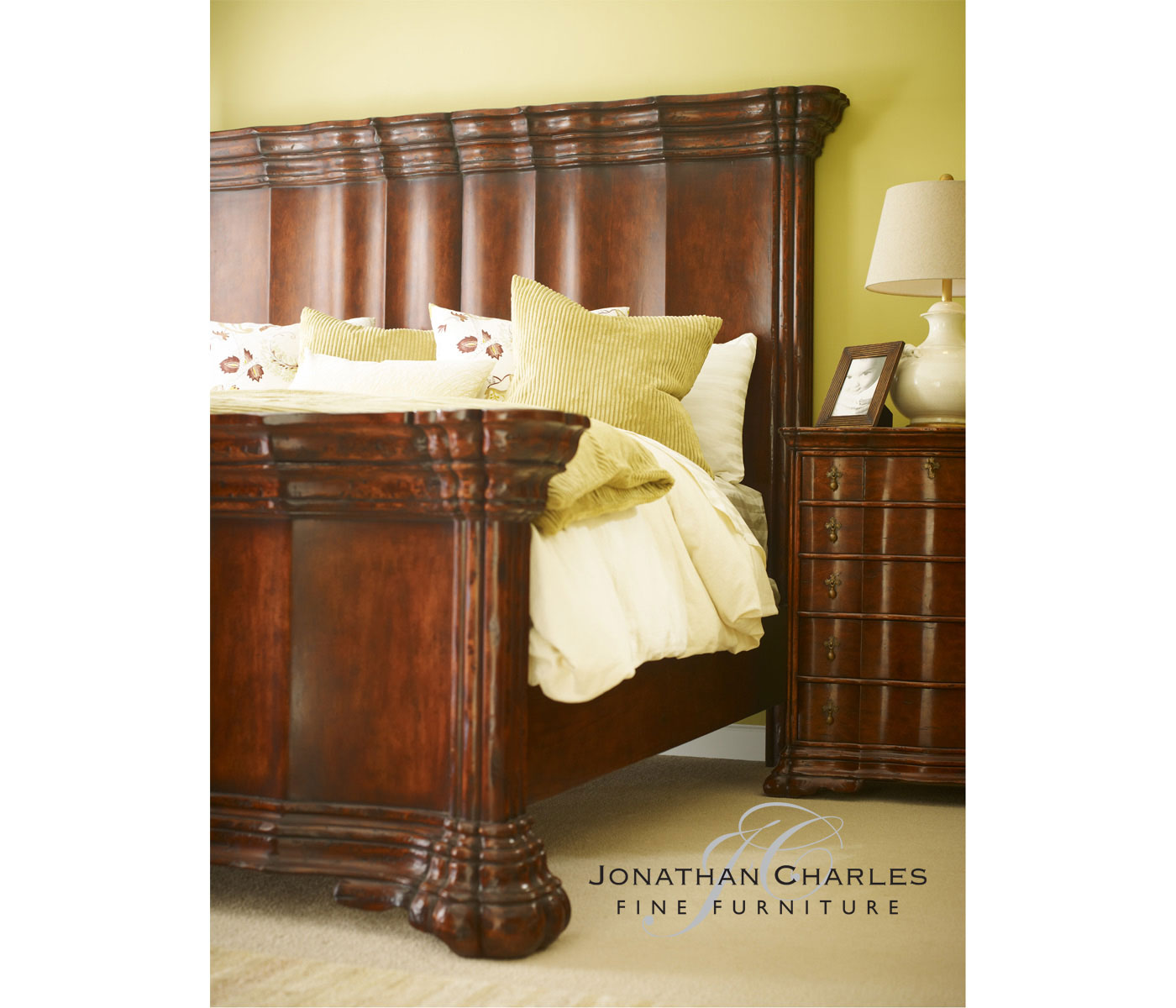 Serpentine Walnut UK King Bed