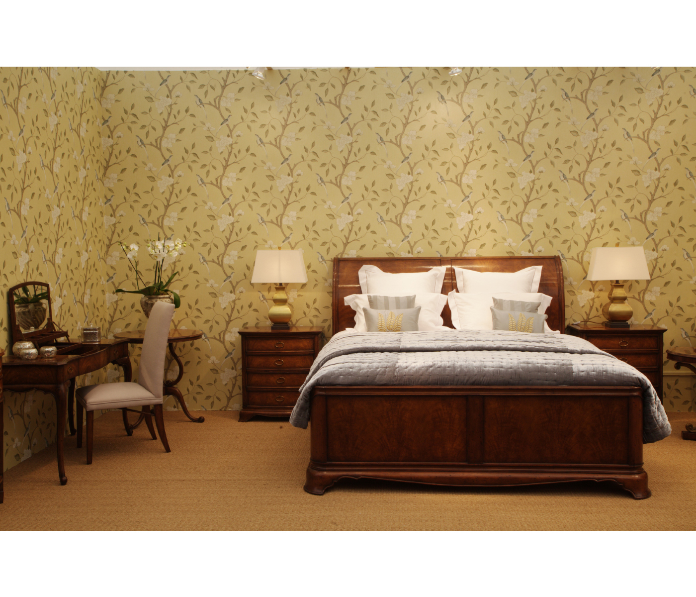 Walnut Sleigh US King Bed