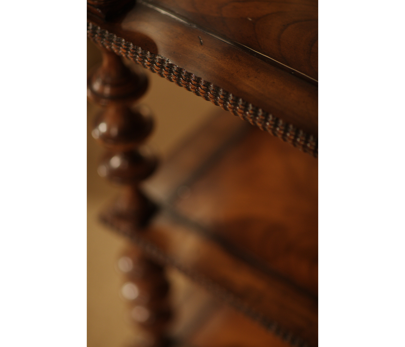 Gadrooned five-tier étagère