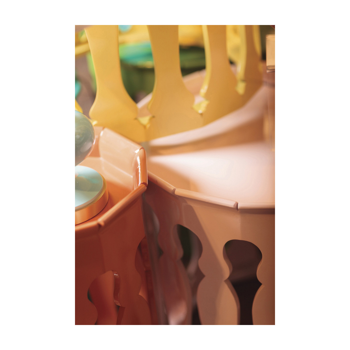 Moorish lamp table (Split Pea)