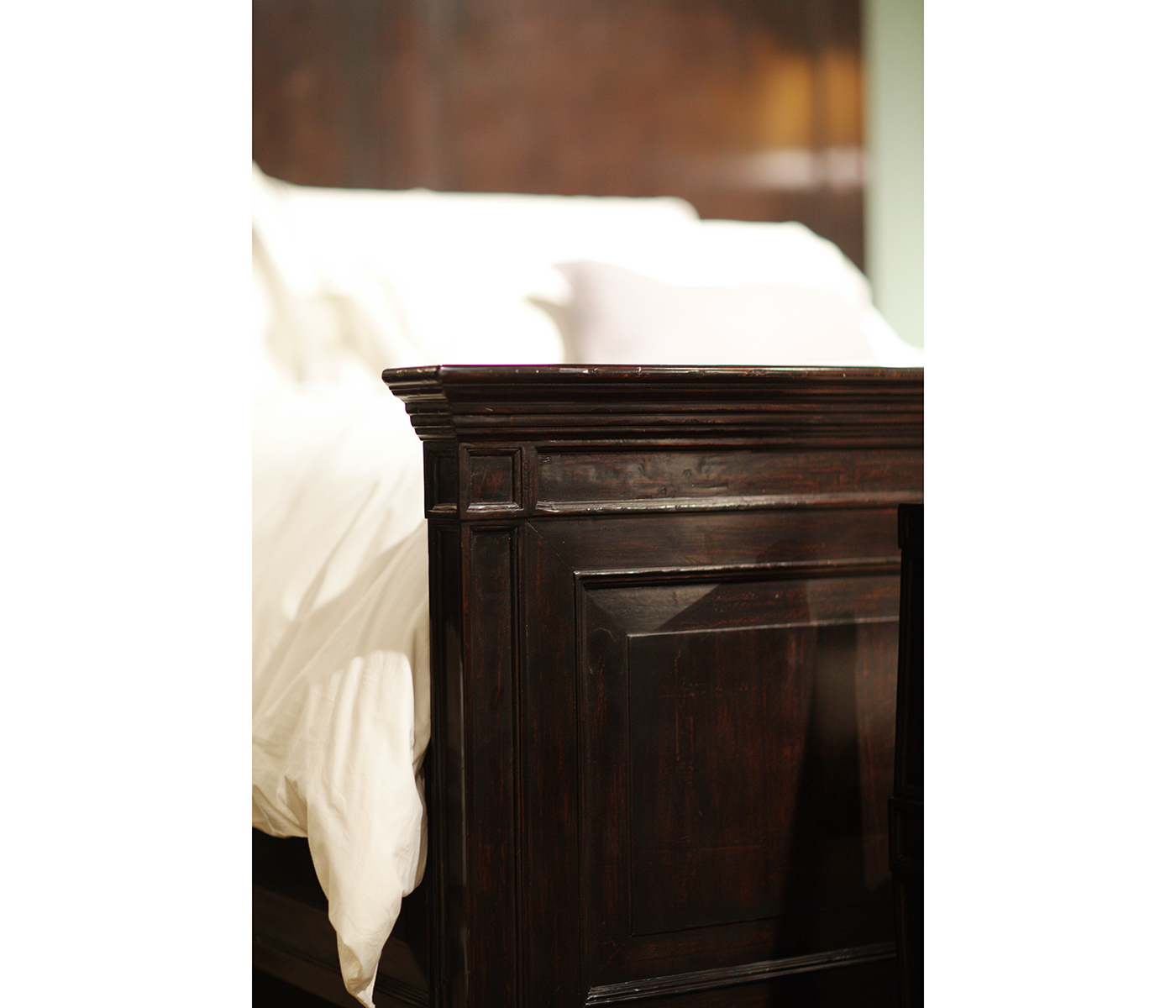 Ebonised US King Bed