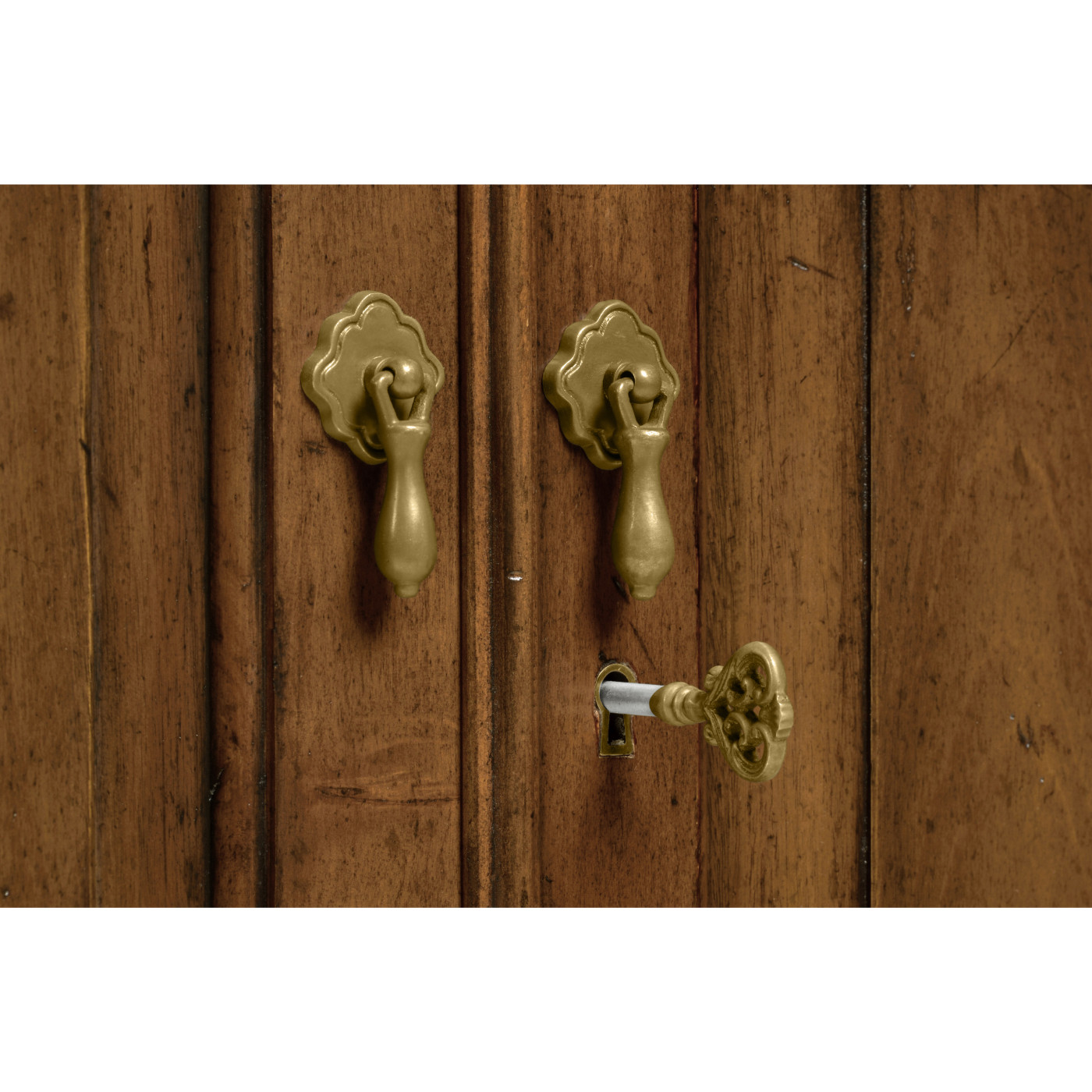 Walnut queen Anne style corner cabinet