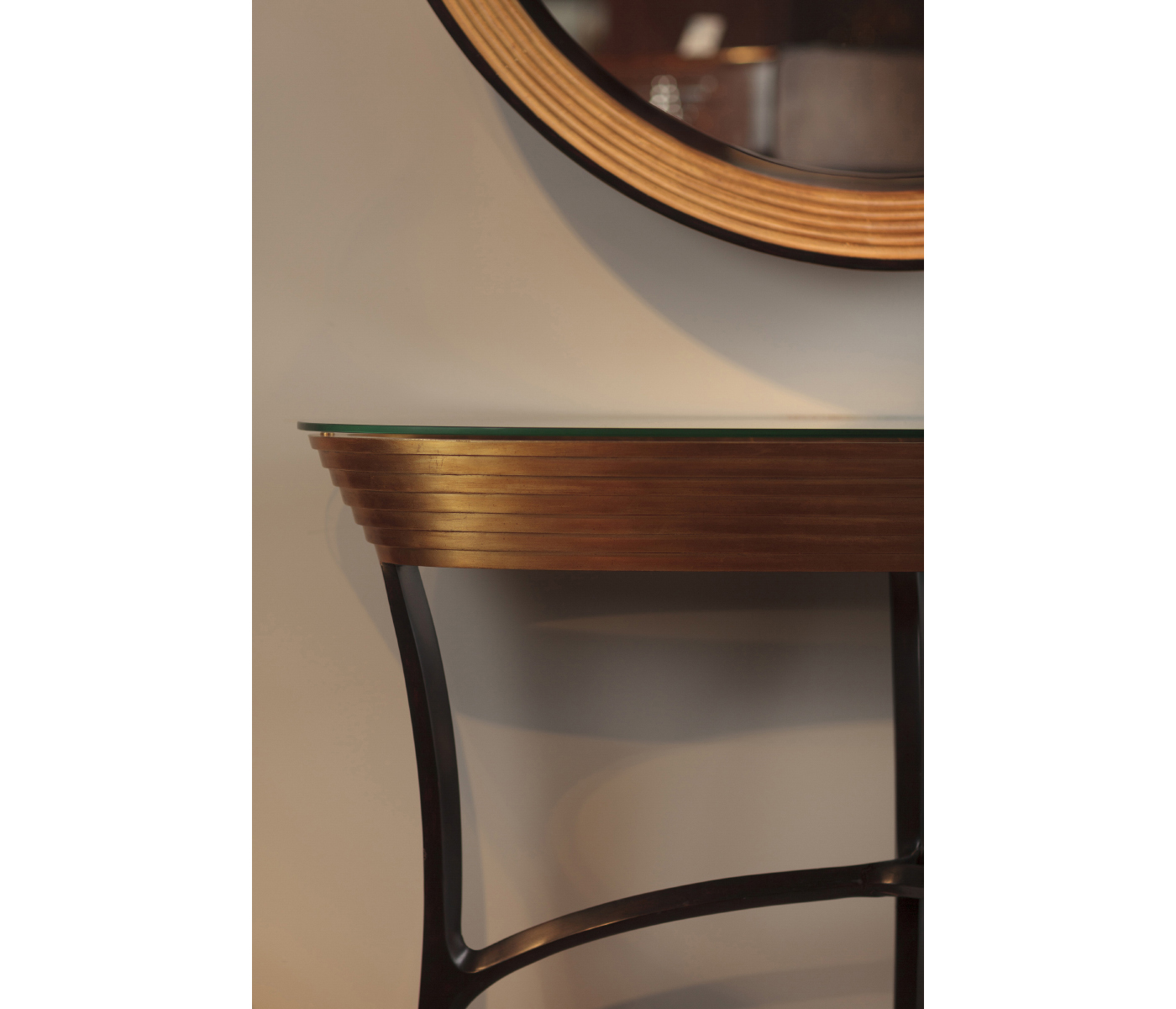 Contemporary Circular Recessed Gilded Mirror