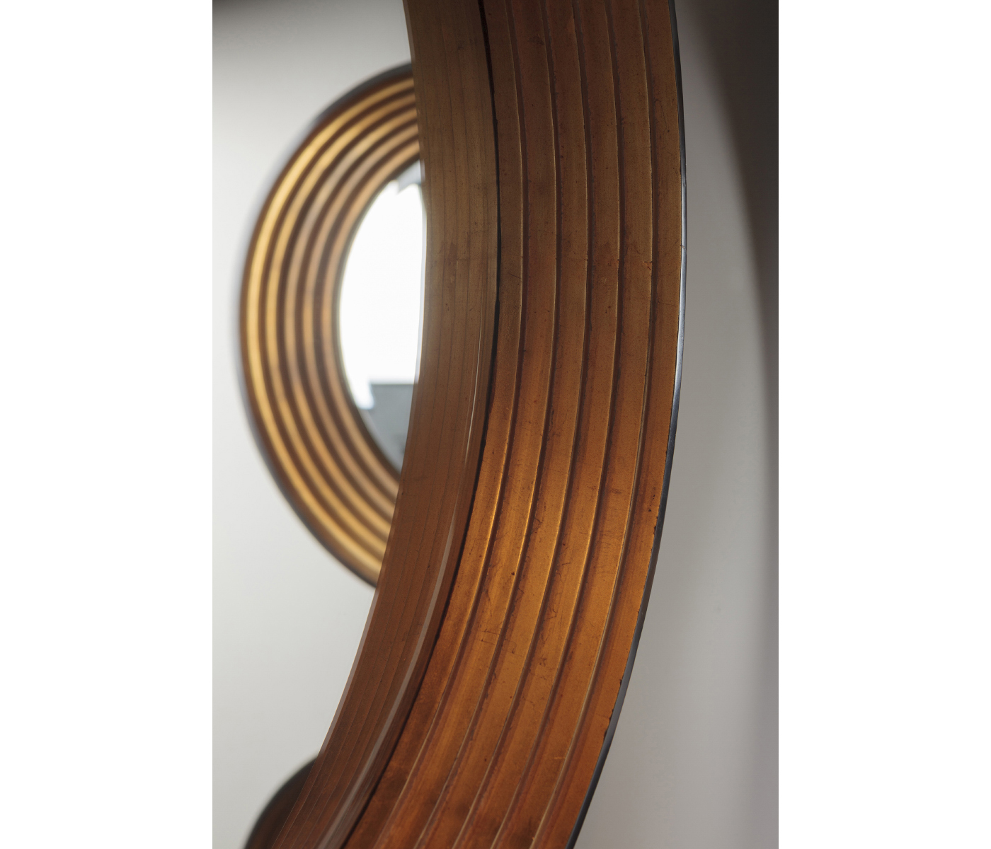 Contemporary Circular Recessed Mirror
