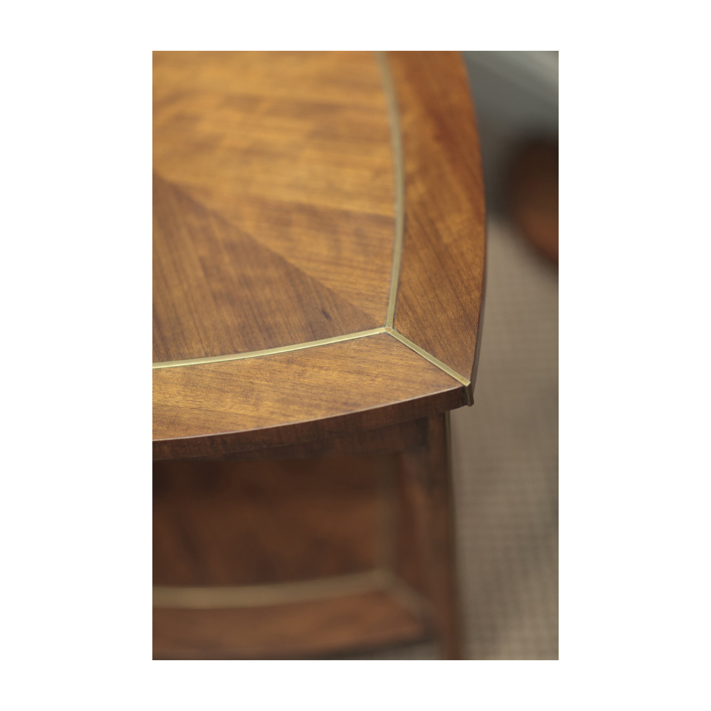 Hyedua triangular coffee table