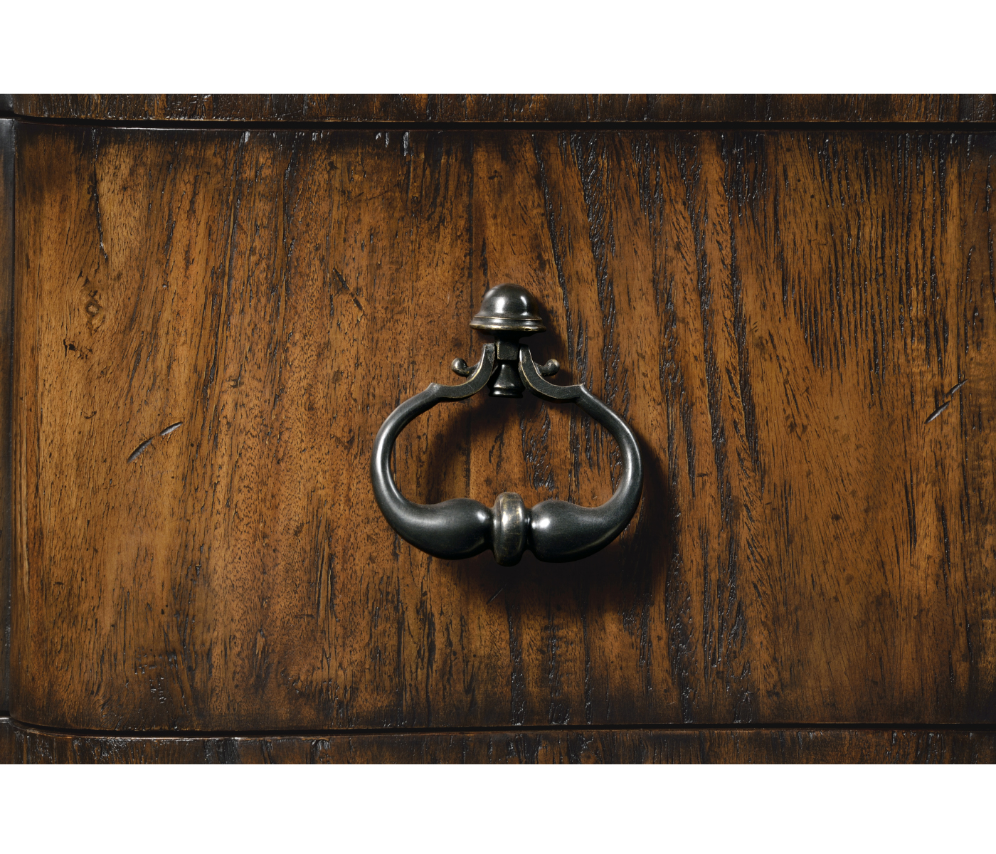 Chest of drawers in rustic walnut