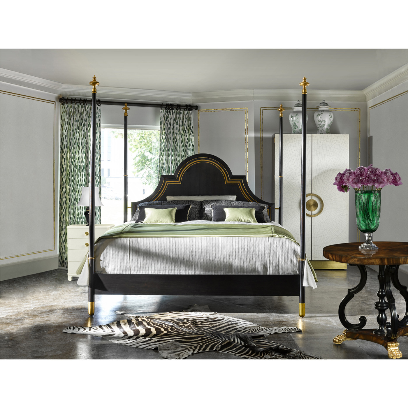 Four Poster Ebonised & Gilded US Queen Bed
