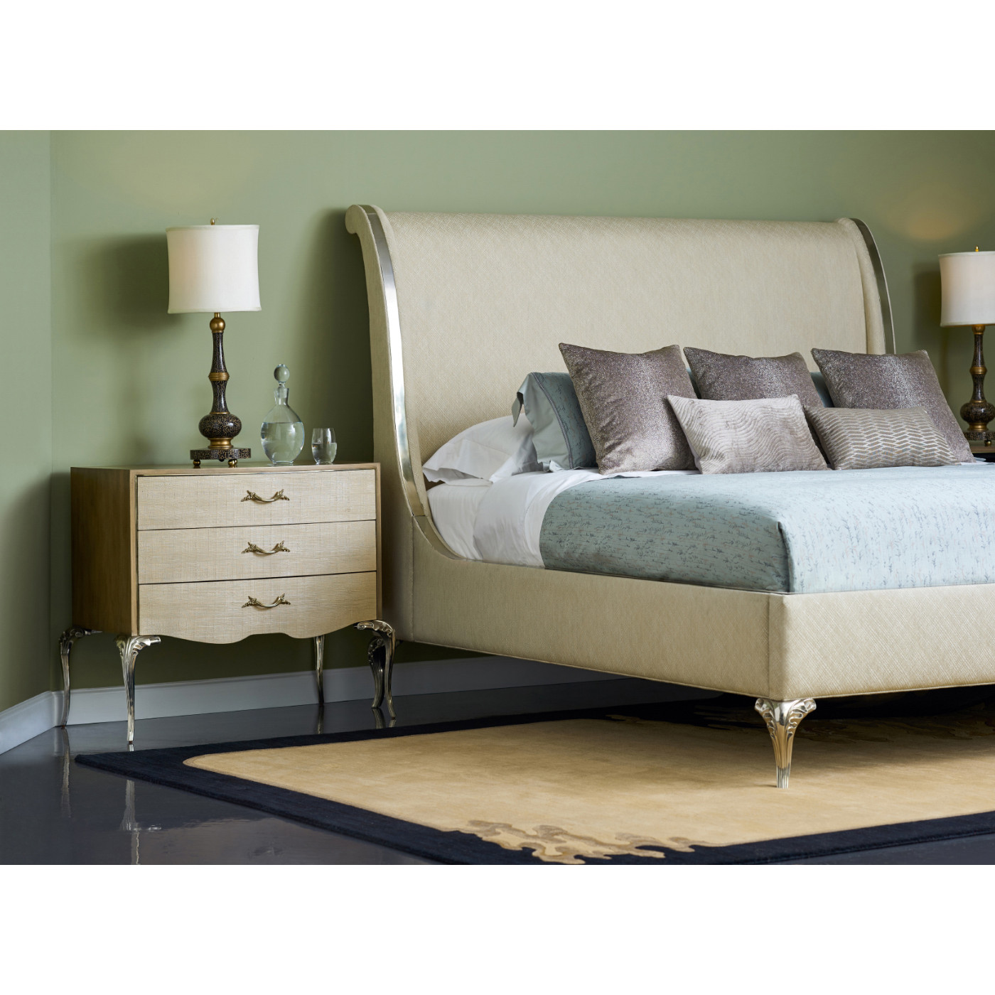 Rivoli White Stainless Steel US King Bed