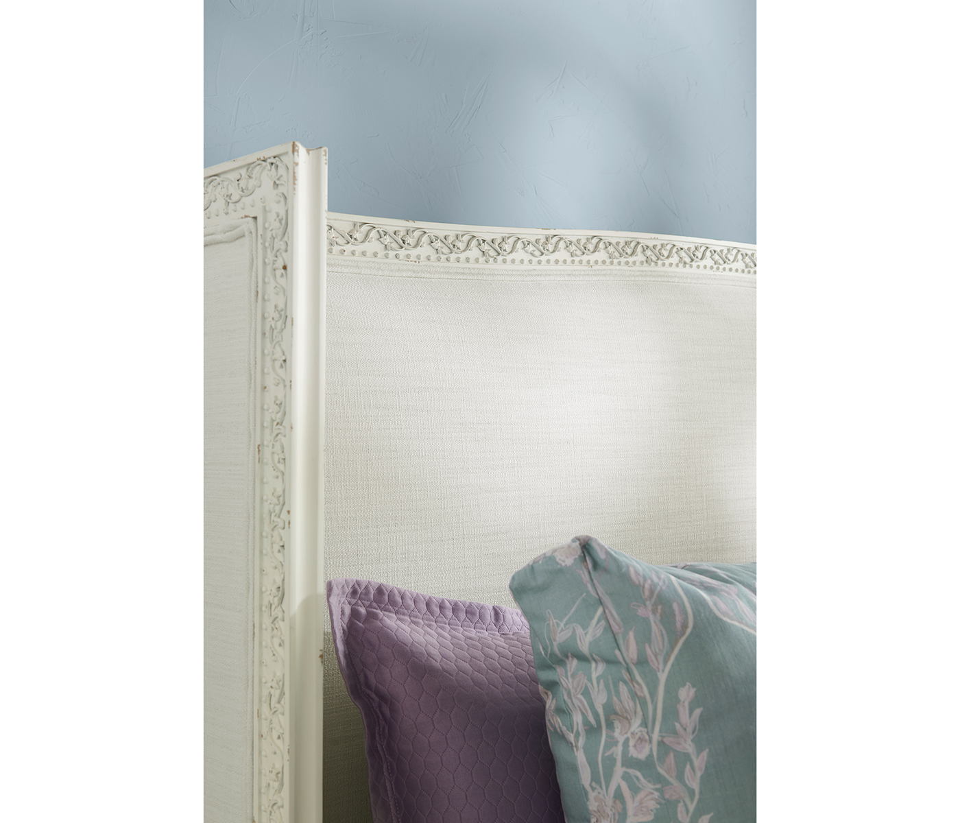 Antisolar Upholstered Shelter King Bed