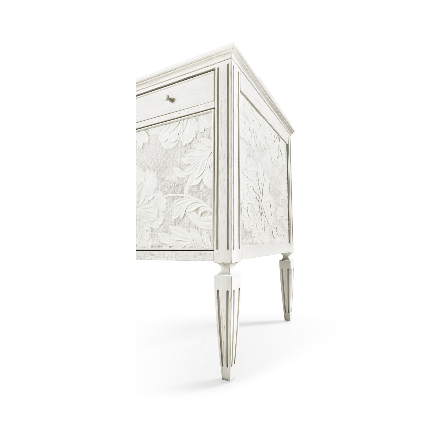 Mammatus Night Chest