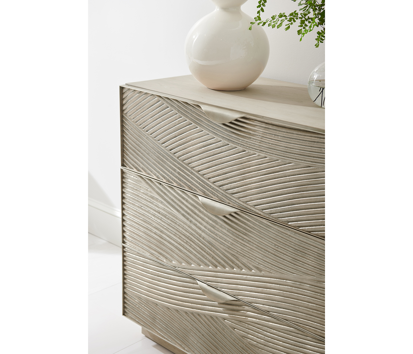 Capillary Cast Metal Dresser
