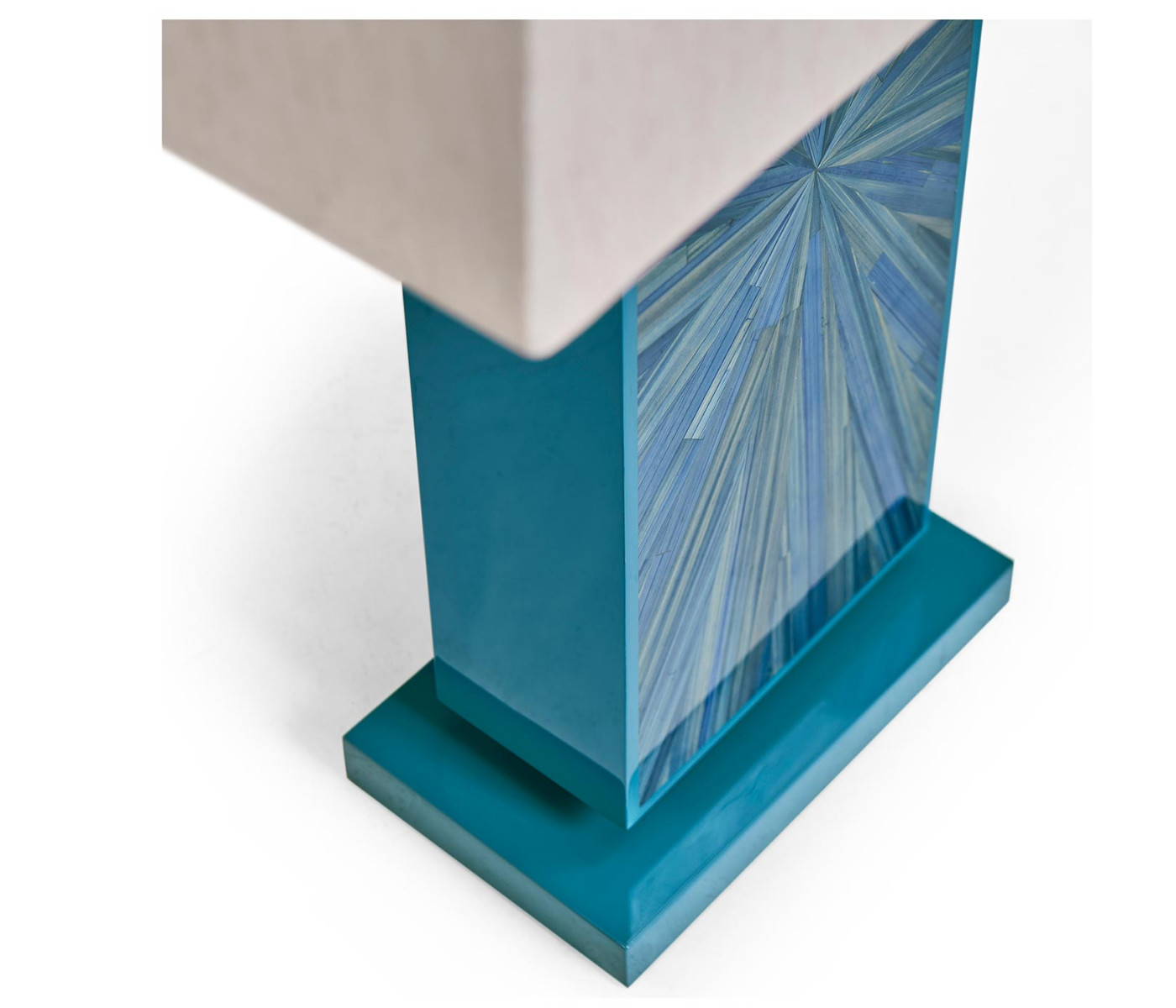 Sapphire Vertical Table Lamp