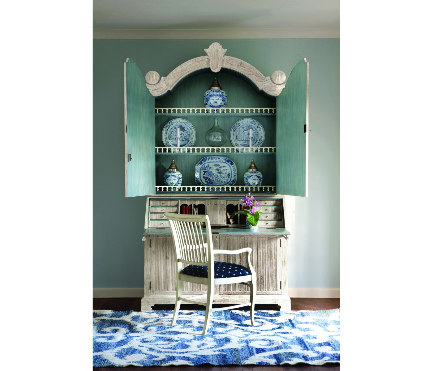 Kilkenny Country White Arm Chair