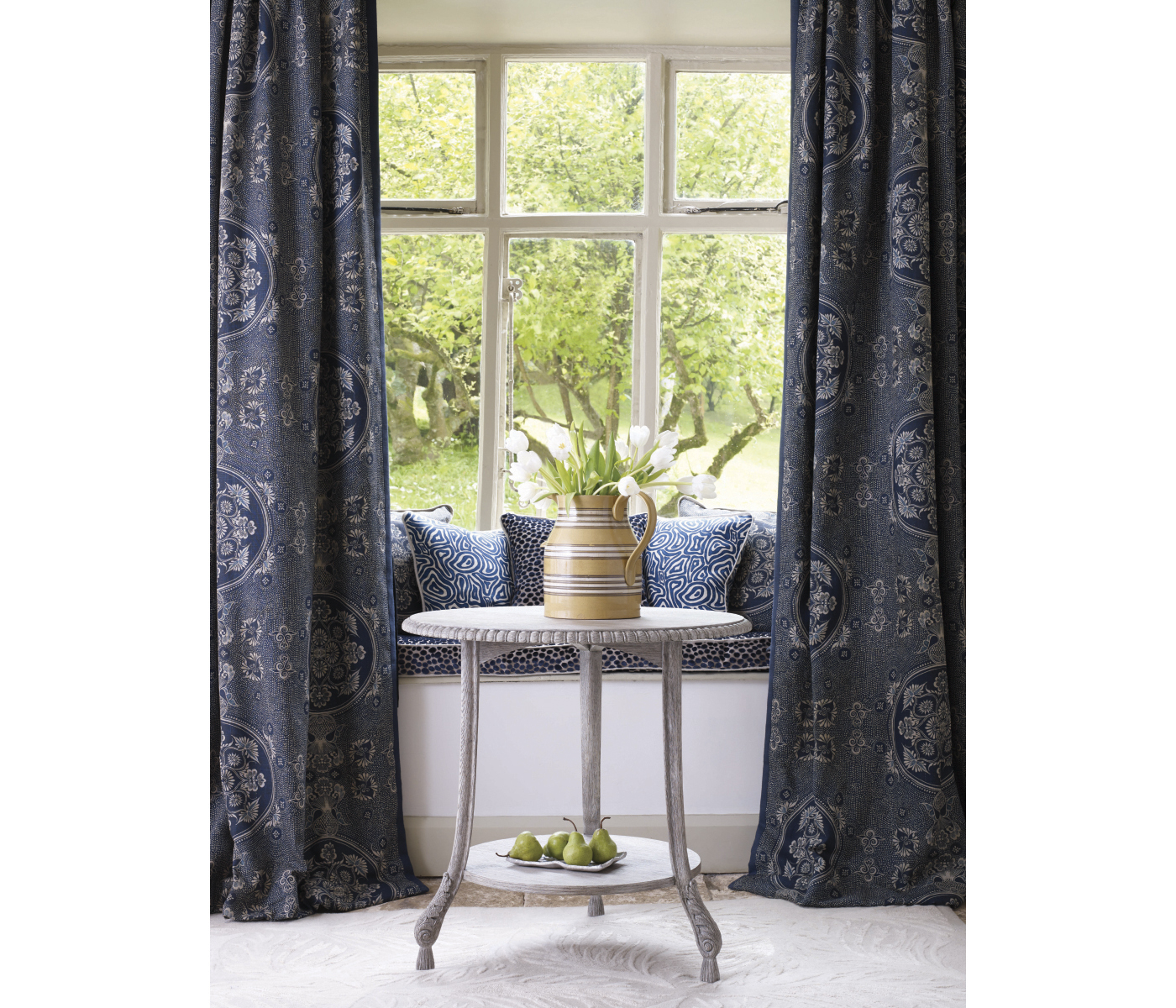 Moxby Grey Oak Table