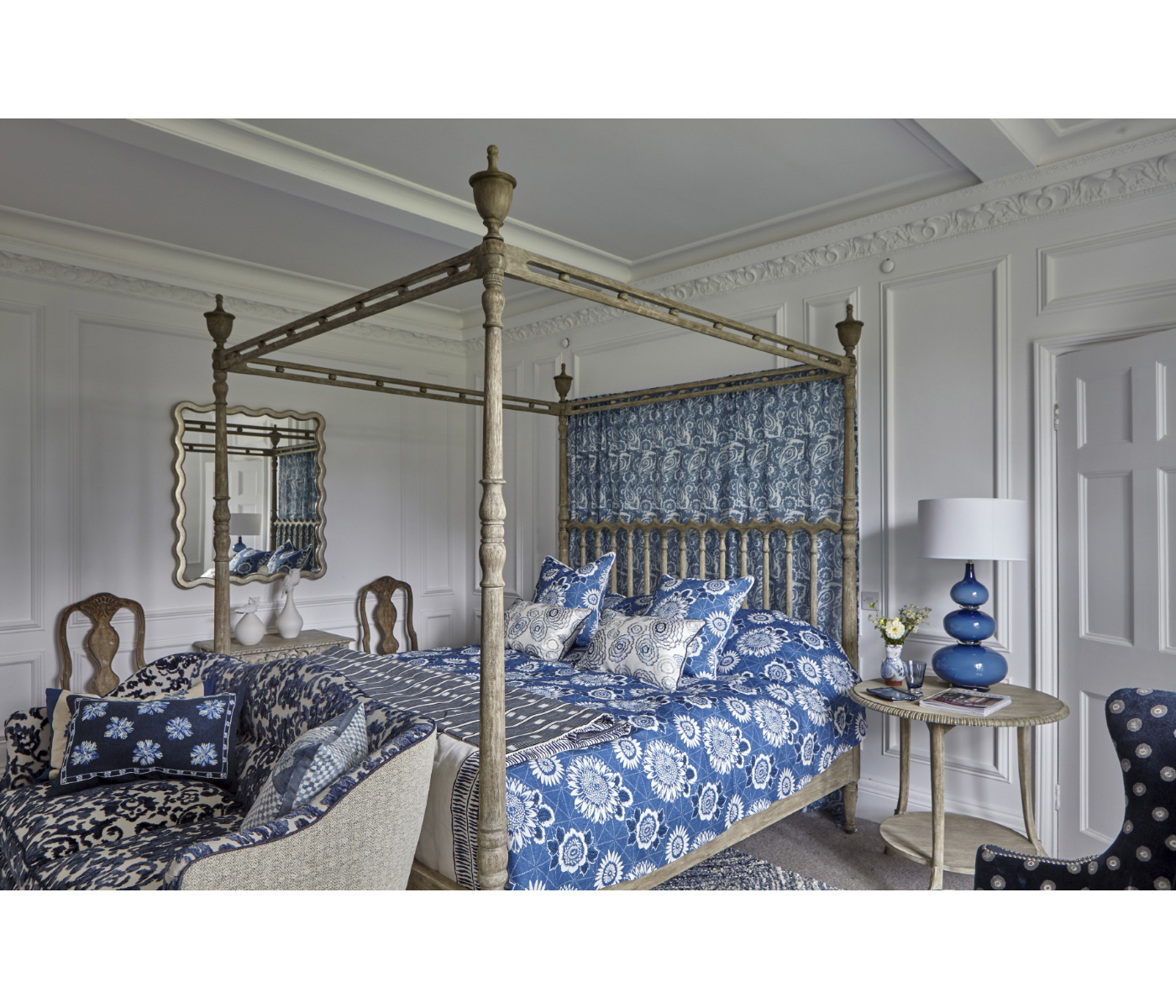 Moxby Grey Oak Table