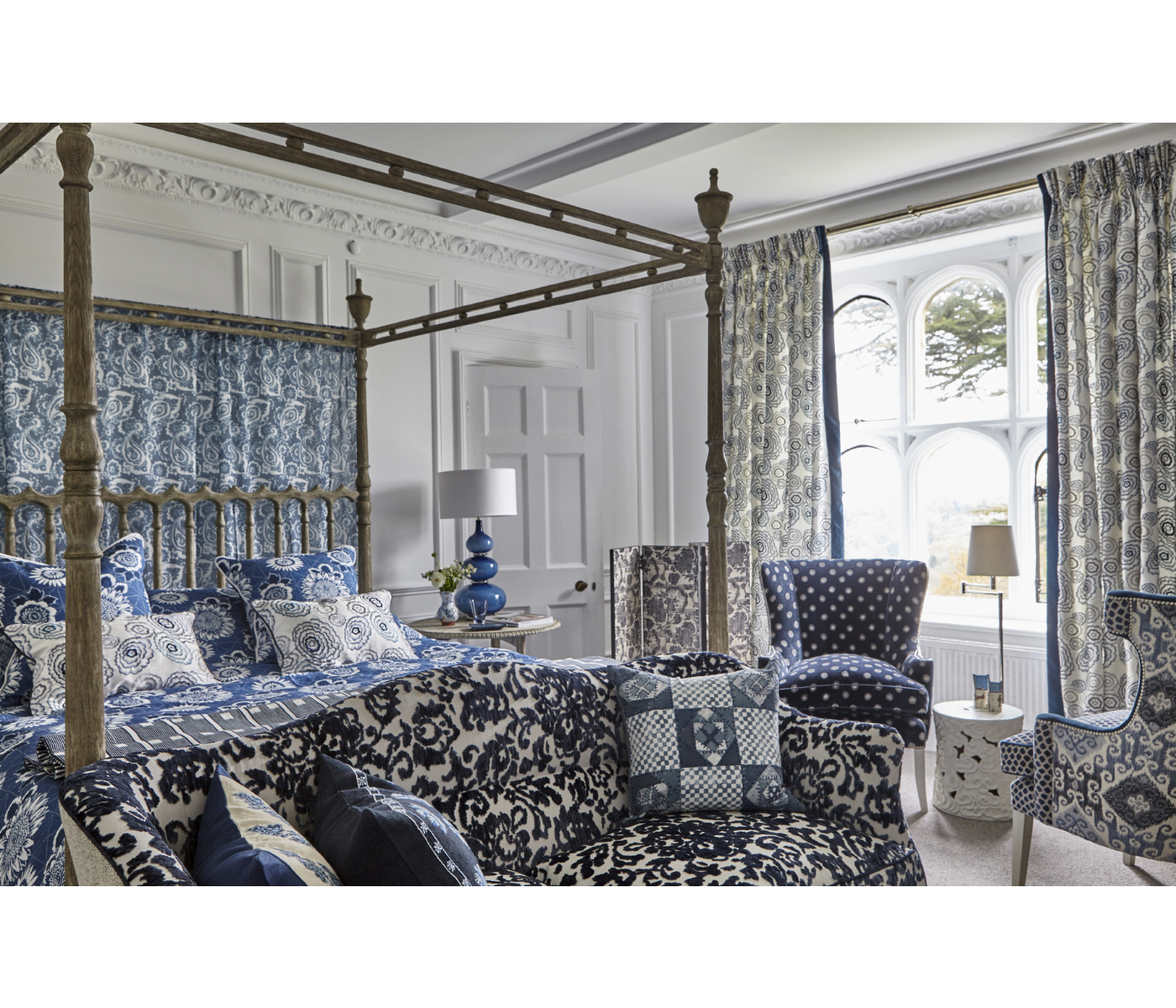 Moxby Grey Oak Table